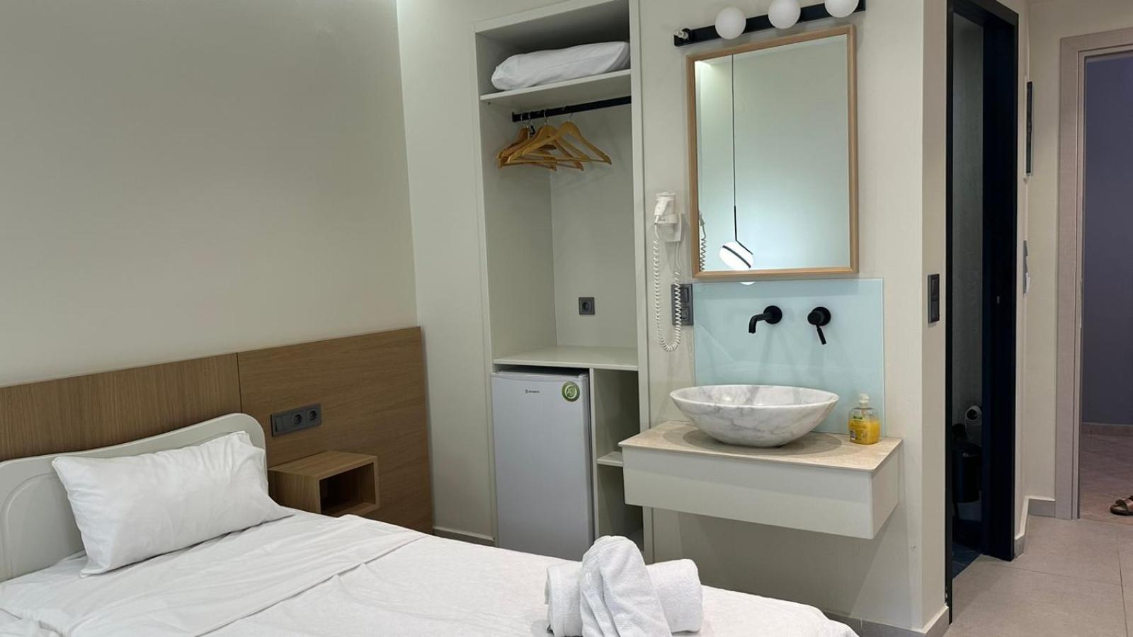 Anemos Hotel Агия Триас Екстериор снимка